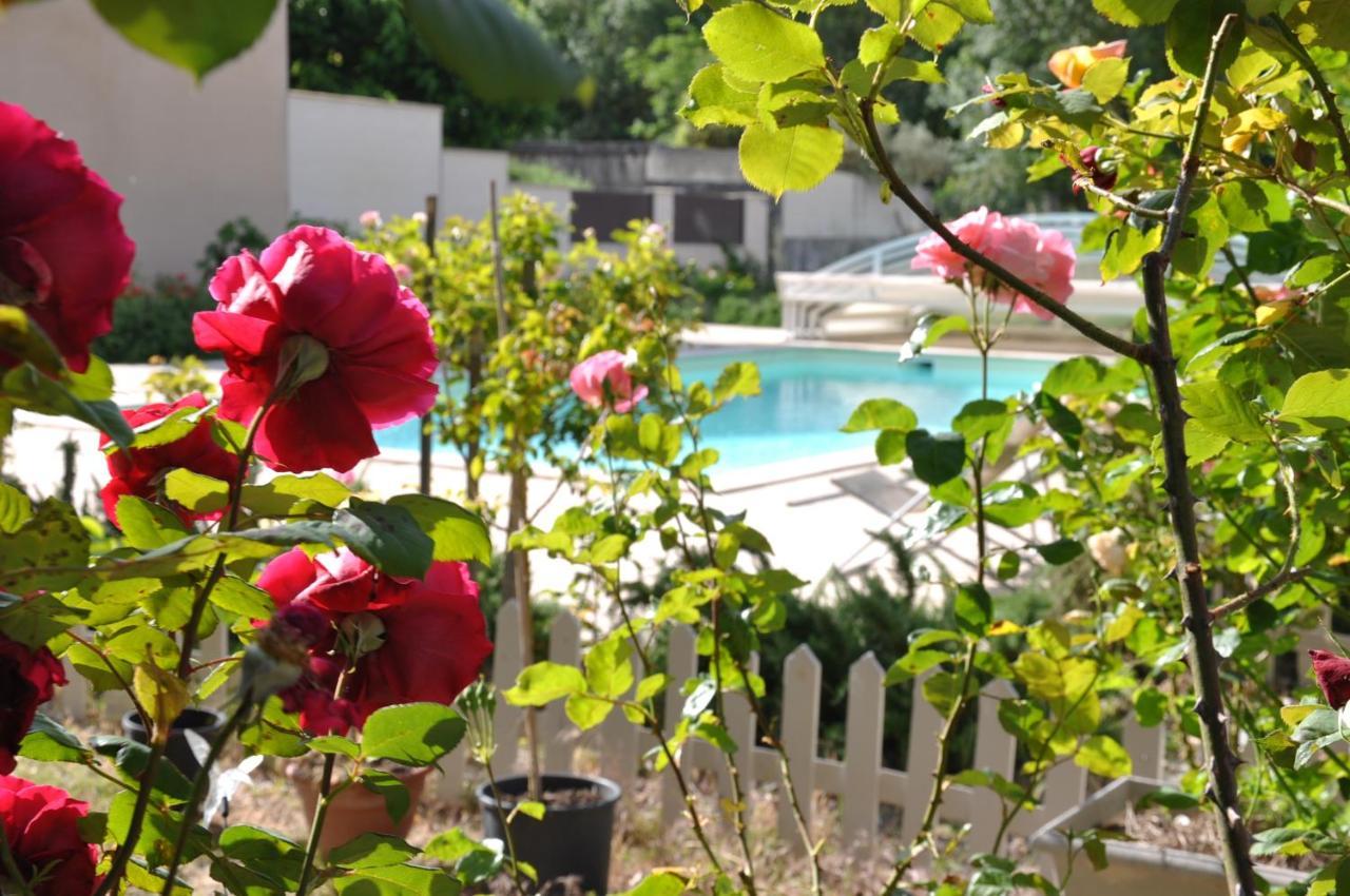 La Ferme De Tonton Jules Et Mame Julia Bed & Breakfast Entraigues-sur-la-Sorgue Екстериор снимка